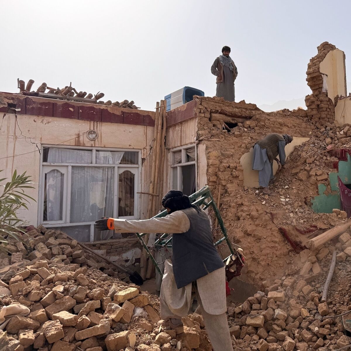 Powerful earthquake kills at least 20 and injures hundreds in Afghanistan