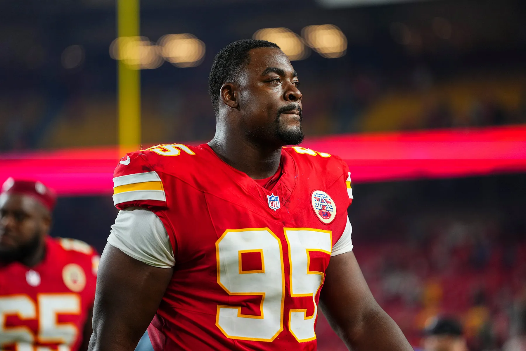 Chris Jones Hilariously Vibes to ‘Fate of Ophelia’ at Chiefs Press Conference & Taylor Swift Approves