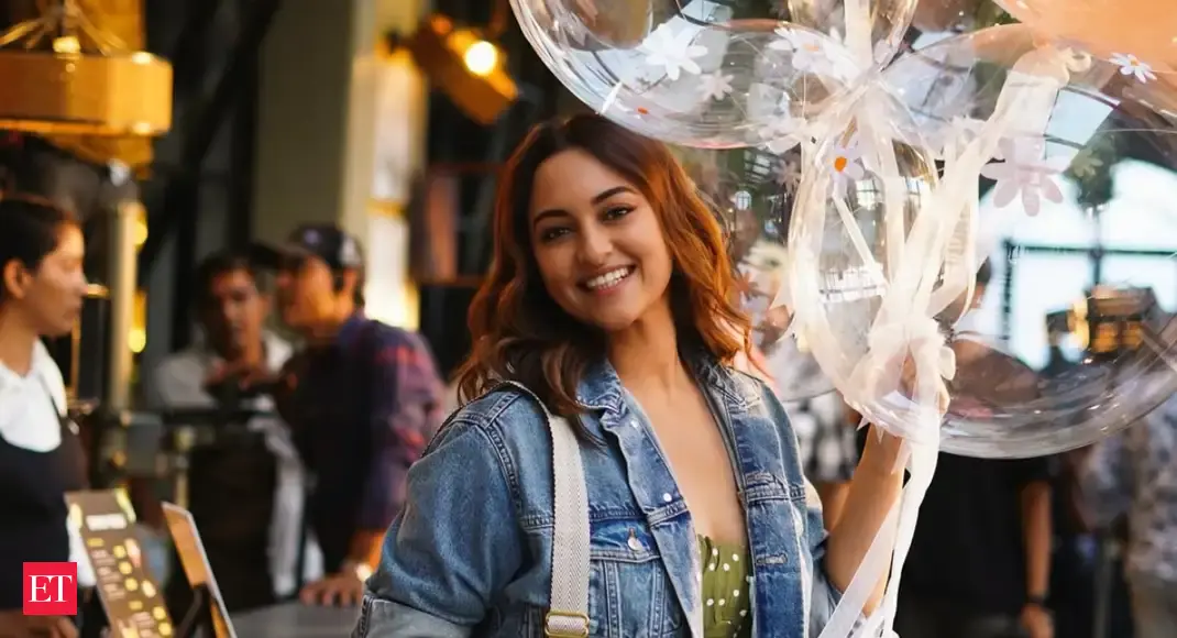 Struggling with prolonged sadness? Here's what Sonakshi did to fight back!