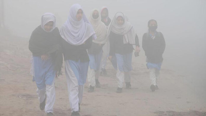 Punjab schools barred from early openings amid worsening smog