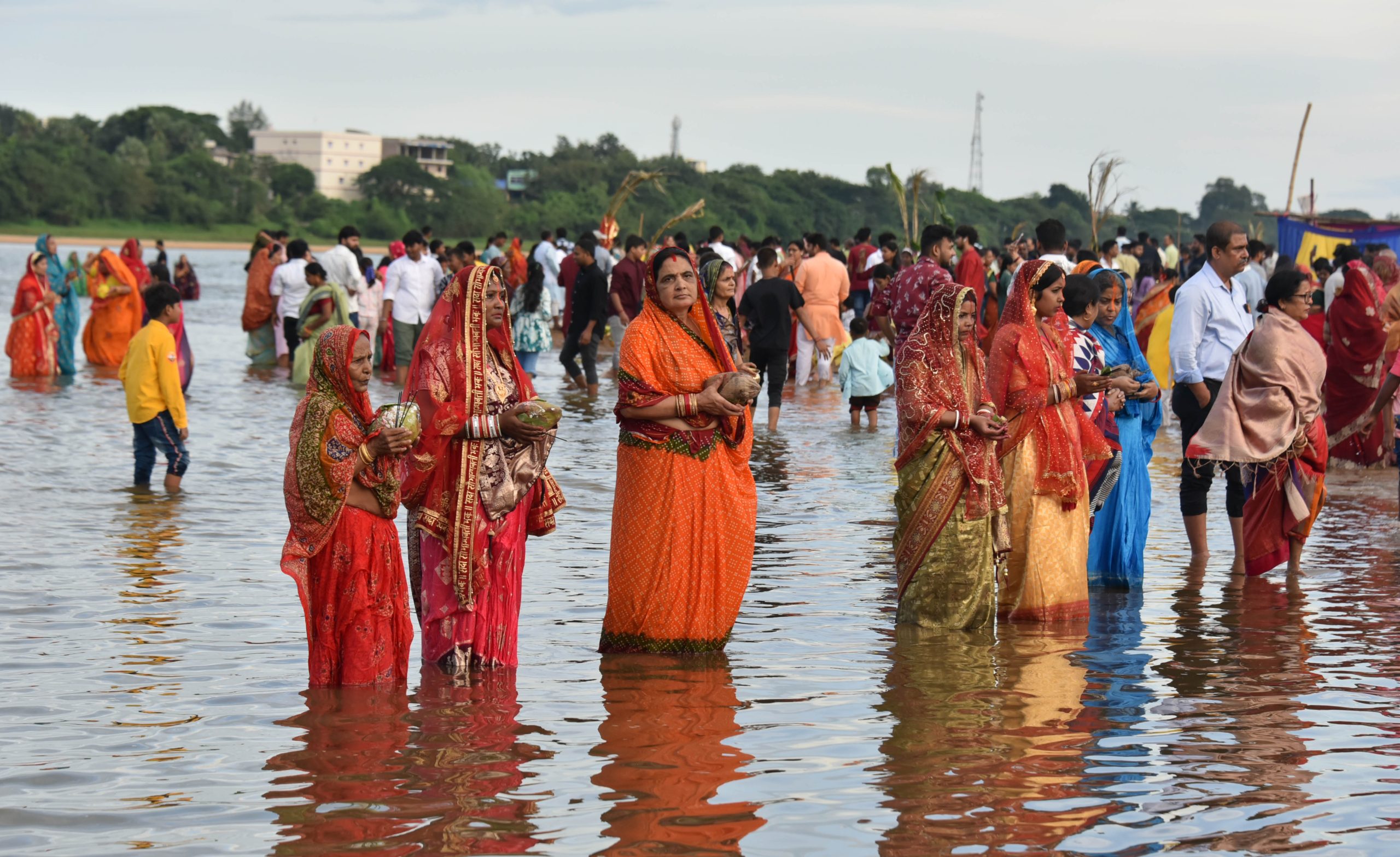 Devotion marks Chhath celebrations in Capital