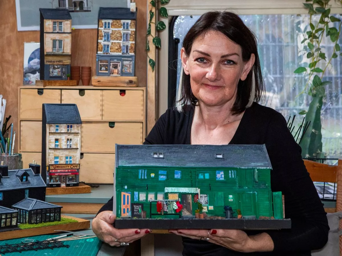 The Scottish artist who makes amazing sculptures of famous Scots pubs and venues
