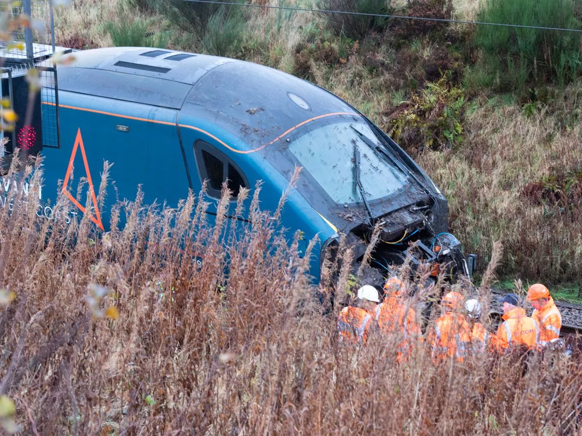 New travel warning issued after 80mph train derailment causes rail chaos
