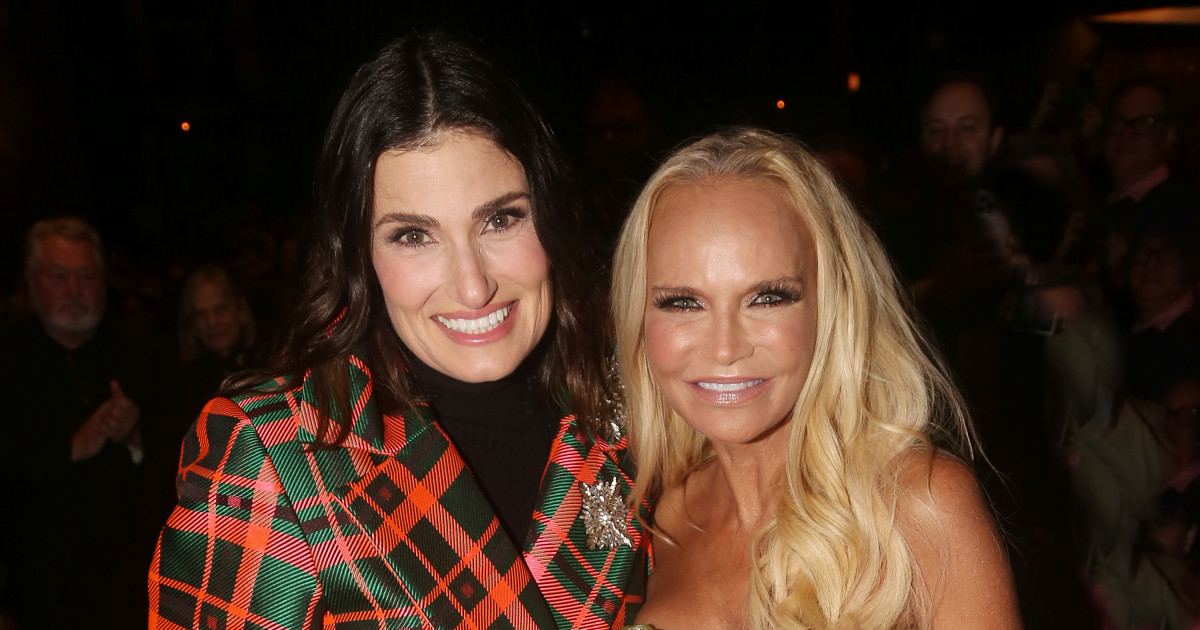 'Wicked' Star Kristin Chenoweth Sets Record Straight About Idina Menzel Feud Rumors