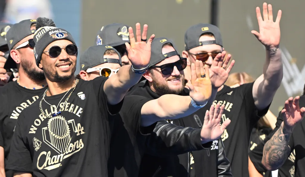 Dodgers celebrate 2nd straight World Series title with eyes on 'Three-peat'