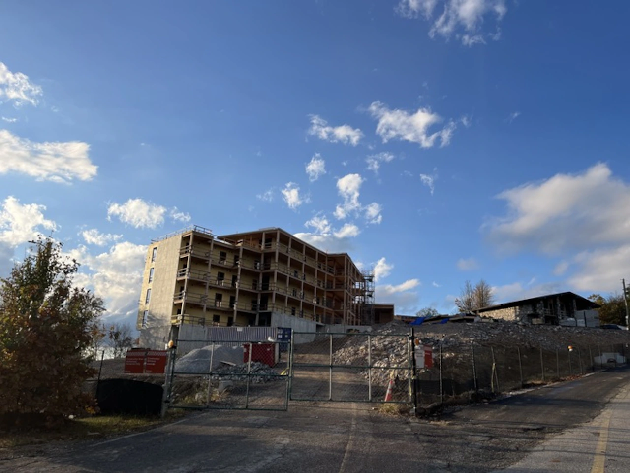 What’s blocking the sunset view at Alabama’s tallest peak?