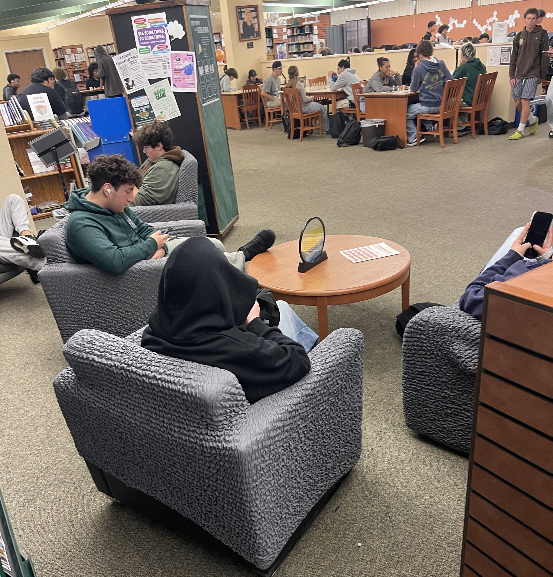 Students, teachers face off in first year of new school cell phone rules