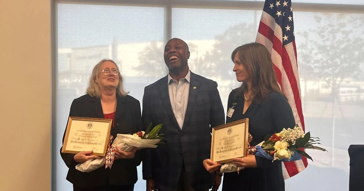 Sen. Tim Scott honors blind longtime staffer in Greenville