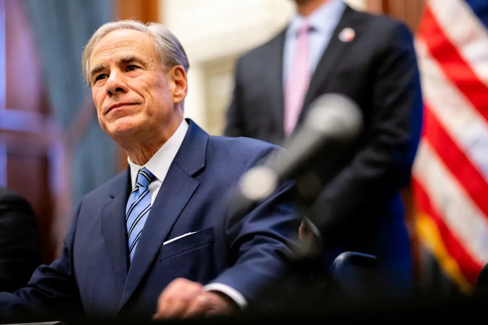 Greg Abbott Threatens ‘100% Tariff’ On New Yorkers Moving to Texas