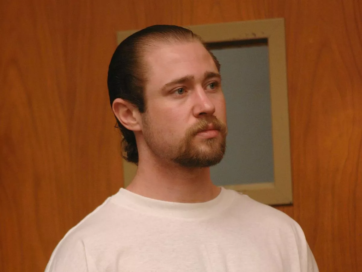 Man said girlfriend deserved to die before punching and stabbing judge in court