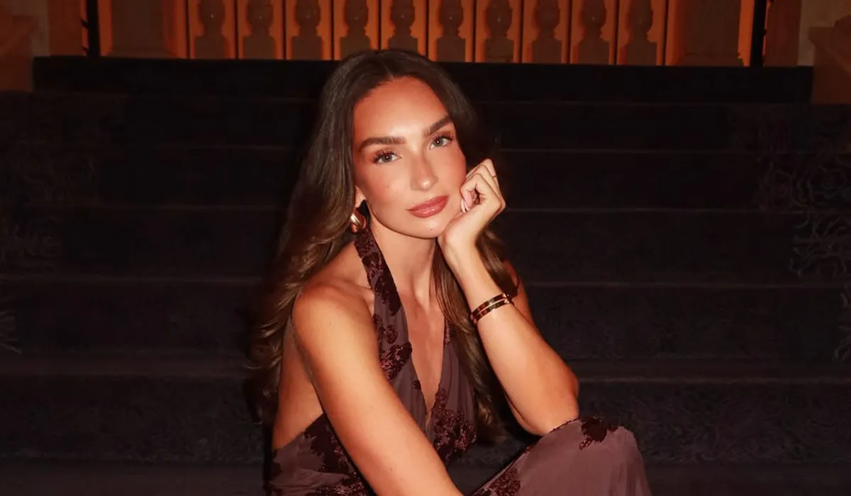 Johnny B's ex-girlfriend Shauna Lindsay suffers a stroke