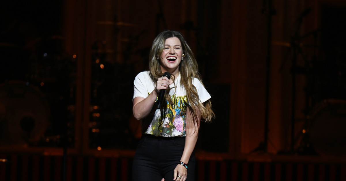 Kelly Clarkson Fans Cheer for 'Incredibly Exciting' News From the Singer