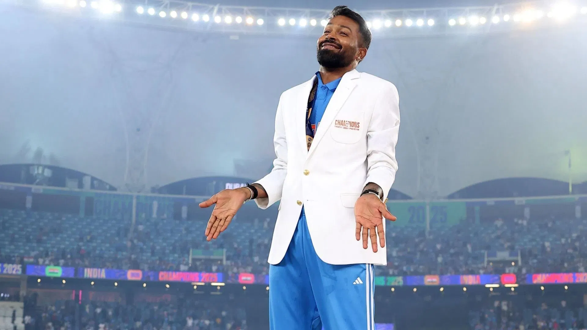 Team India star recreates Hardik Pandya's iconic pose after winning Women's World Cup 2025 [In Picture]