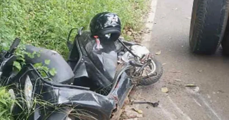 പത്തനംതിട്ടയില്‍ സ്‌കൂട്ടര്‍ ക്രെയിനില്‍ ഇടിച്ച് യുവതി മരിച്ചു