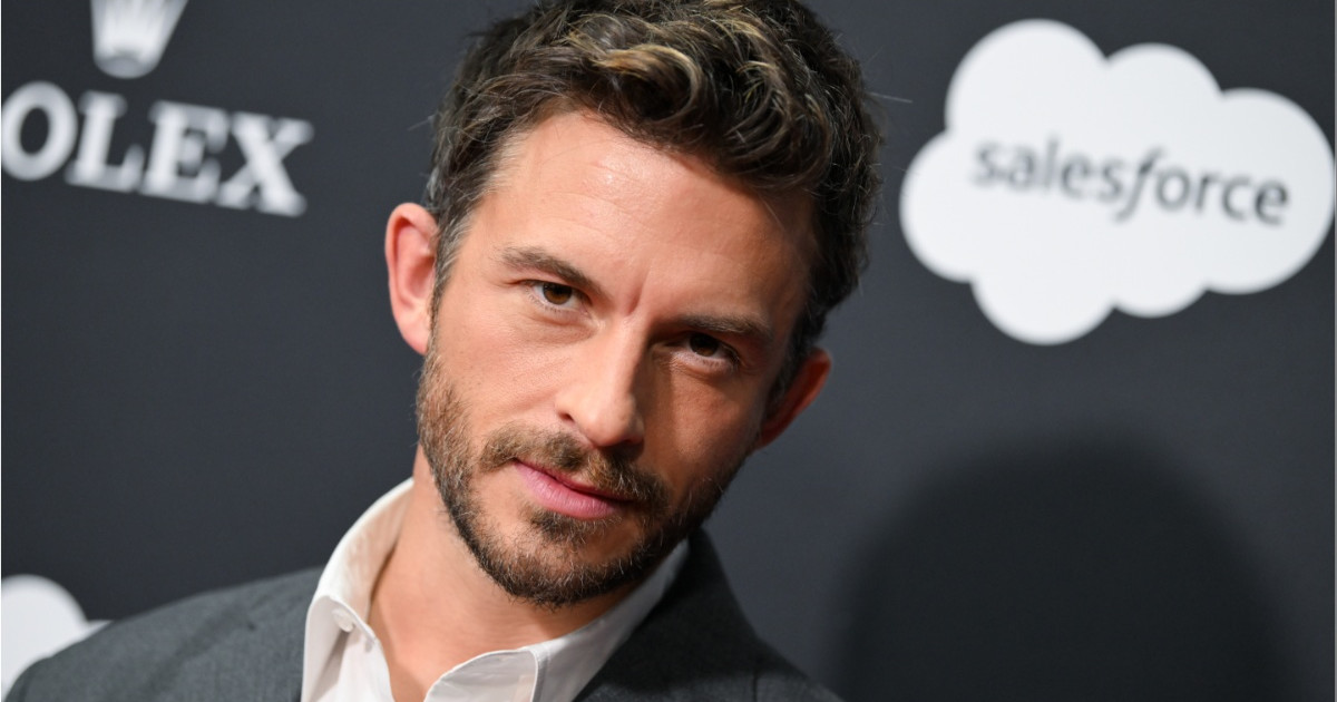 Jonathan Bailey Opened Up About a Partner, 'Gay Love' & Dating