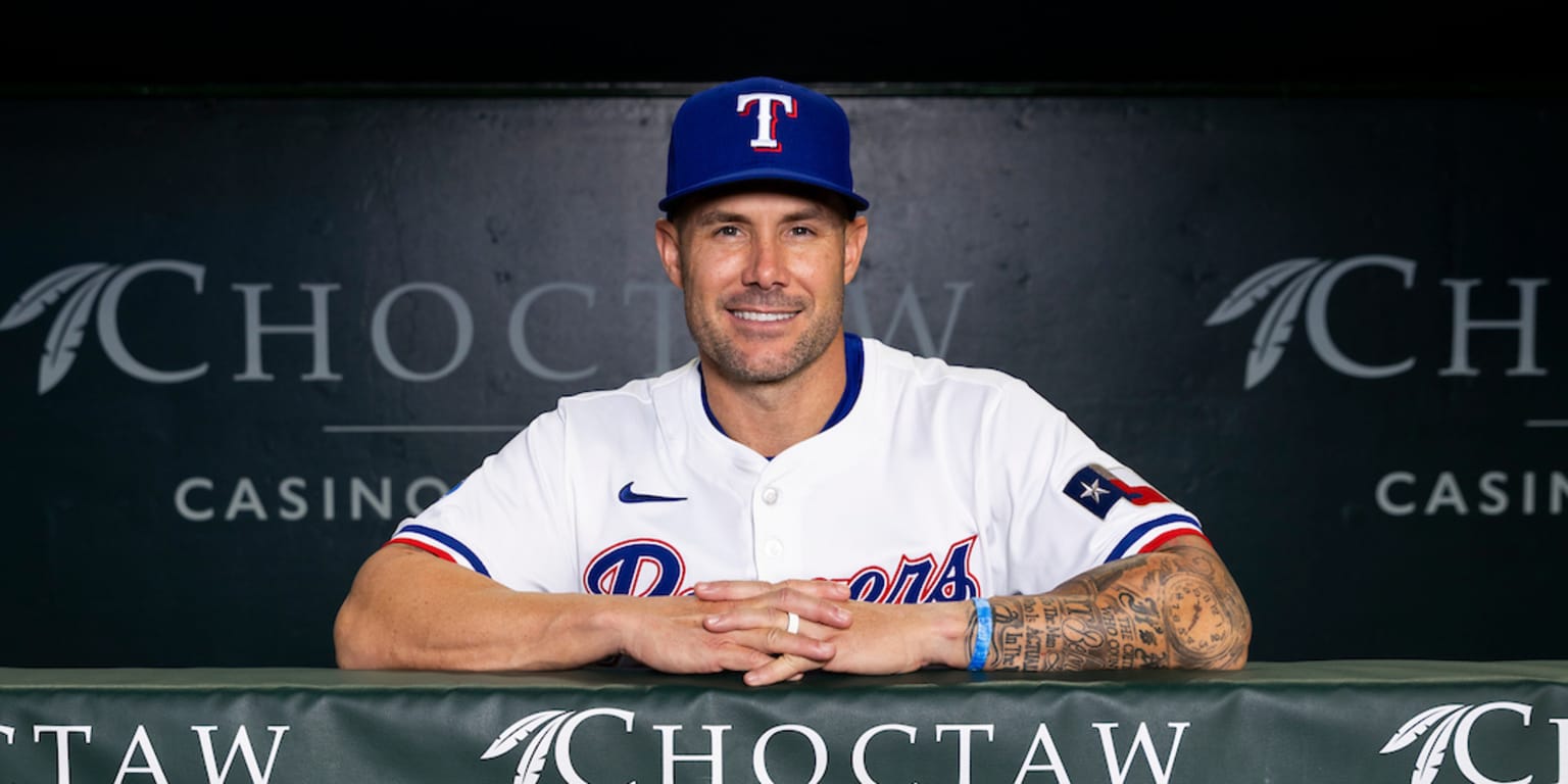 Skip Schumaker's managerial makeup a fit for Rangers