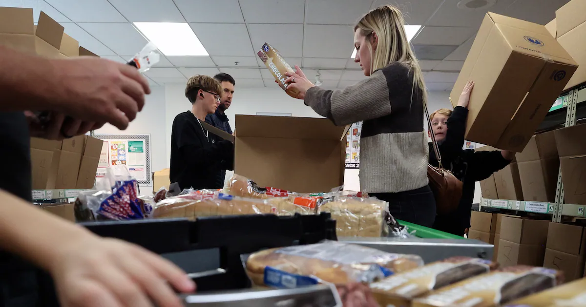 When will food stamps recipients receive benefits again?