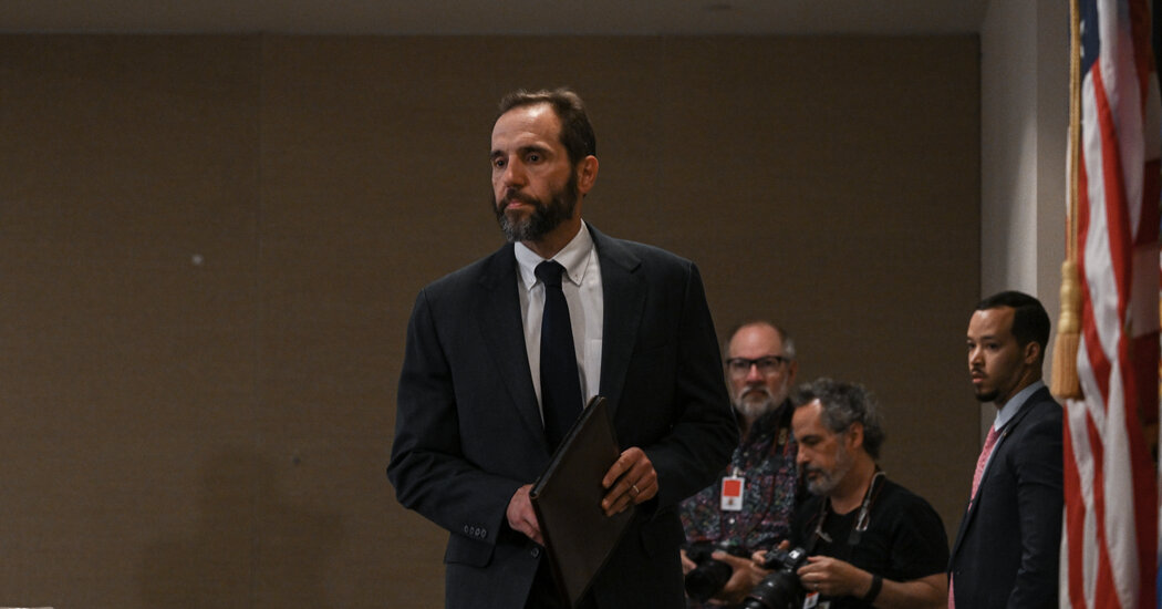 Jack Smith, Trump’s Target, Moves From Defense to Counterattack