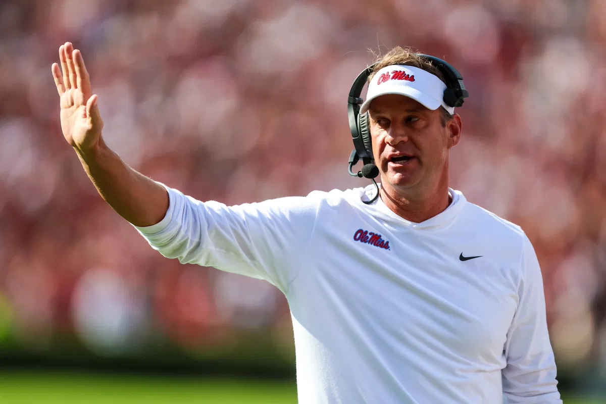 Lane Kiffin Makes Amends With Oklahoma HC After Rivalry Comments Went Overboard