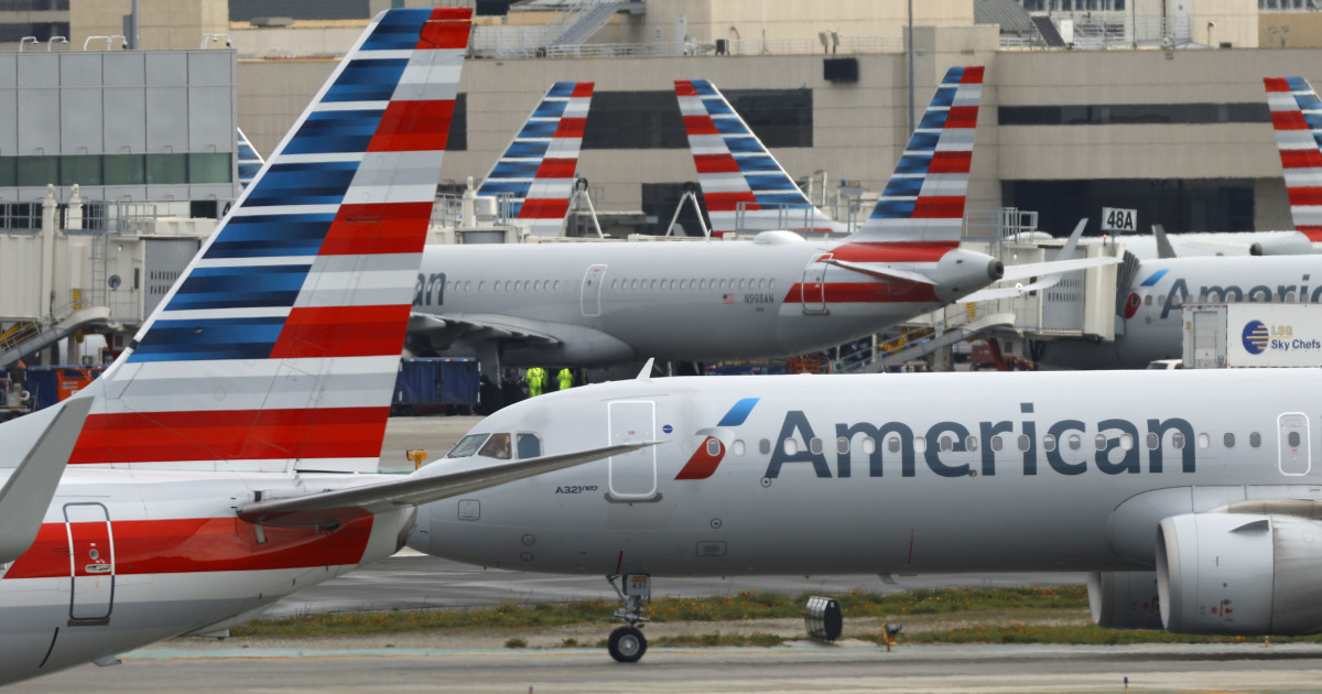 American Airlines Issues a Warning Before Holiday Travel