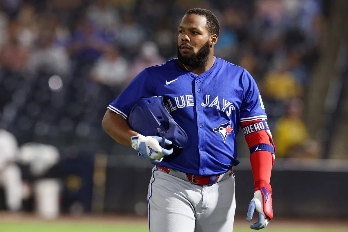 Vladimir Guerrero Jr. Shakes Off Blue Jays' World Series Heartbreak With Joyful Cancun Getaway With Family