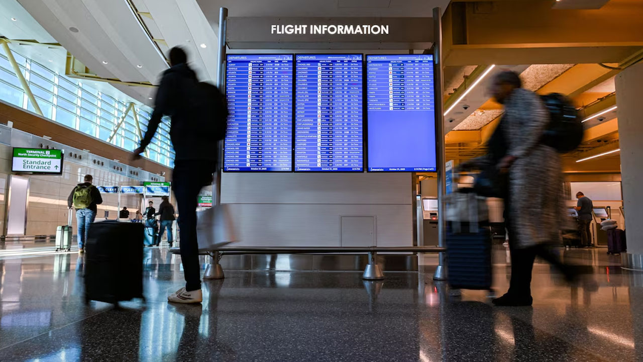 US flight delays spike as air traffic controller absences increase