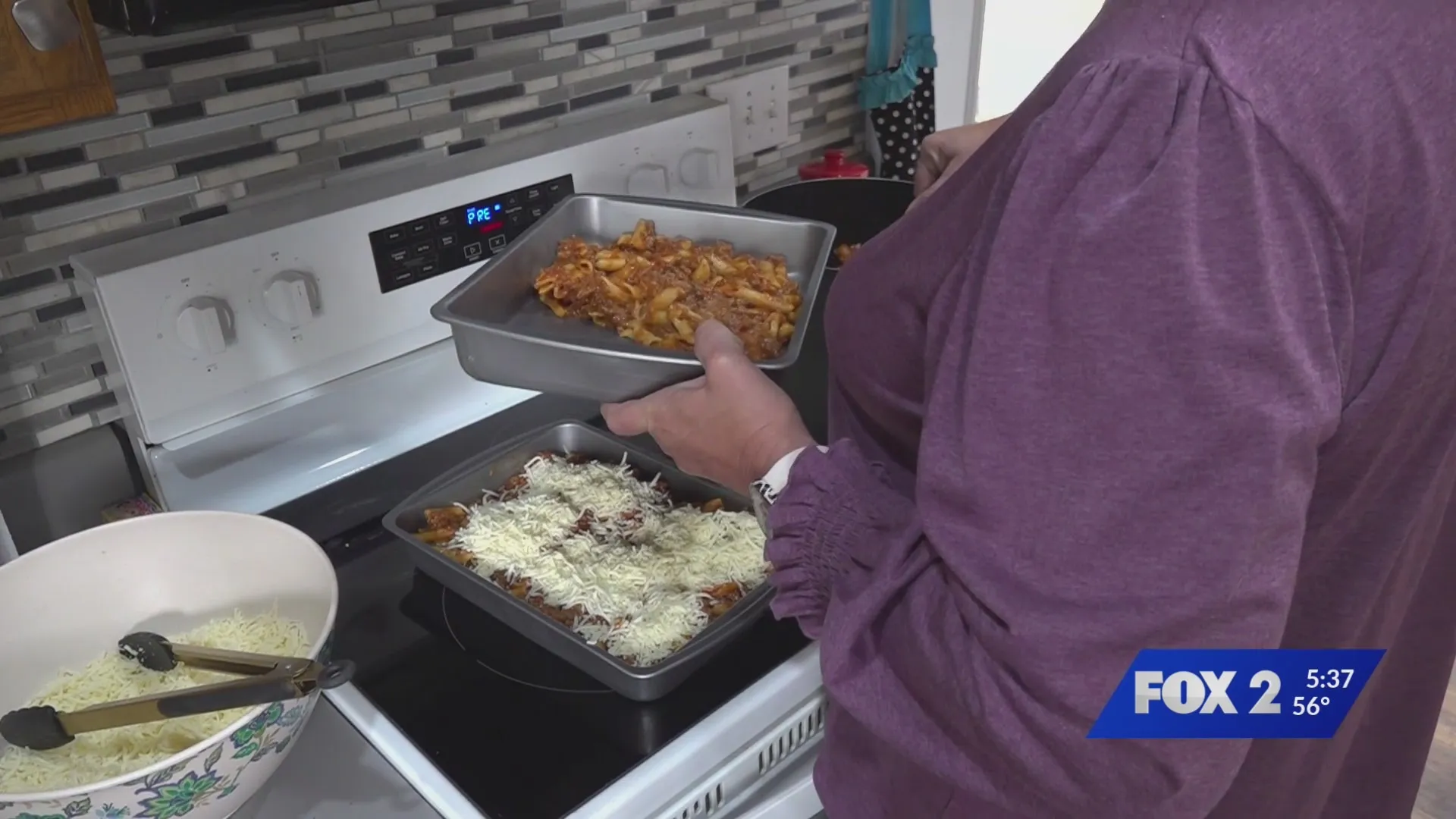 Community supports woman delivering meals amid shutdown crisis