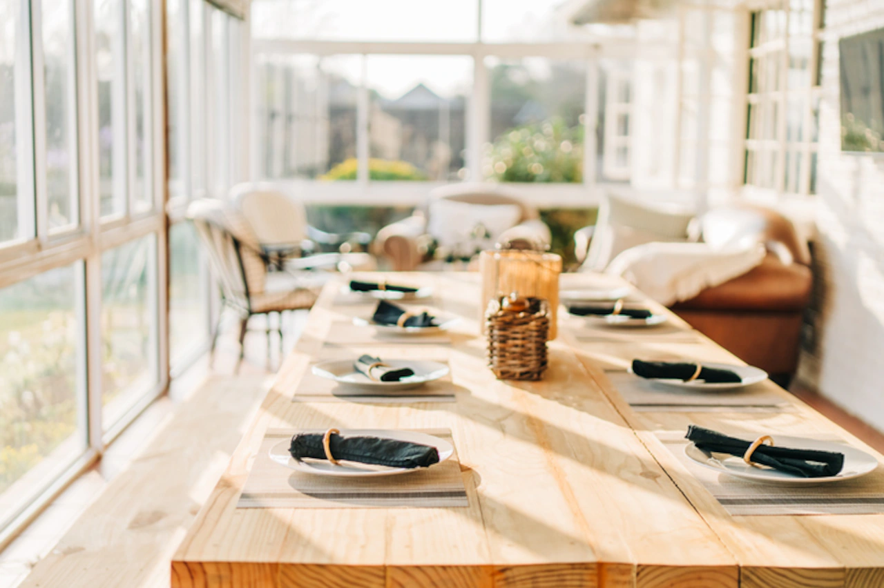 Dear Annie: I’m tired of playing host for friends who don’t reciprocate