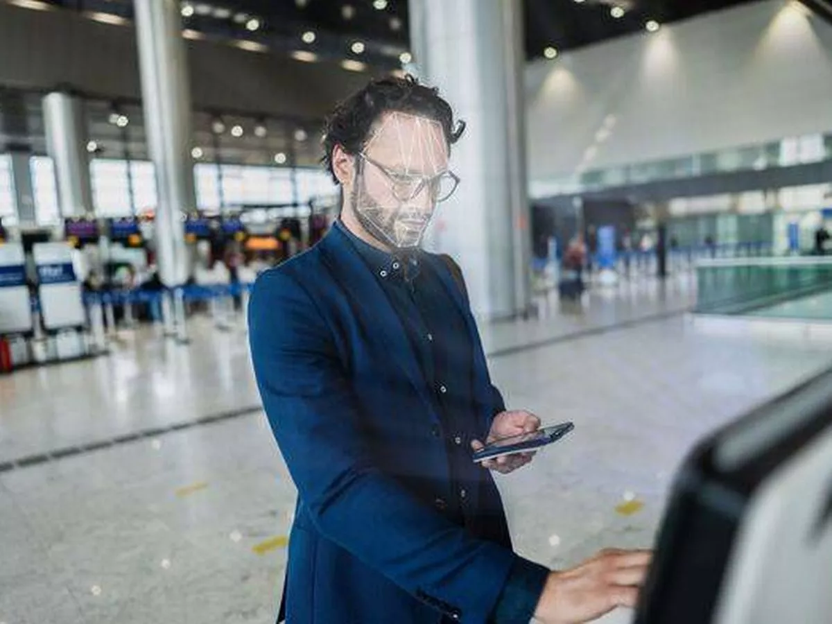 Expert says never travel with a suitcase—make simple change instead