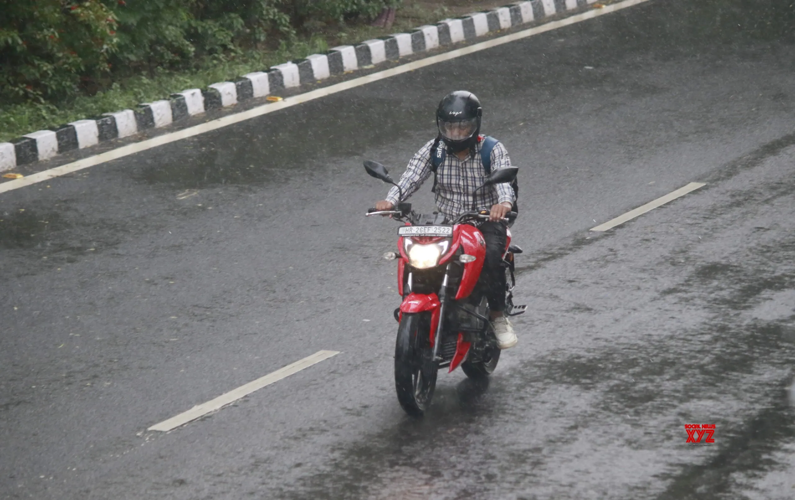Two-wheeler manufacturers record 8 to 11 pc sales growth in October due to GST reforms
