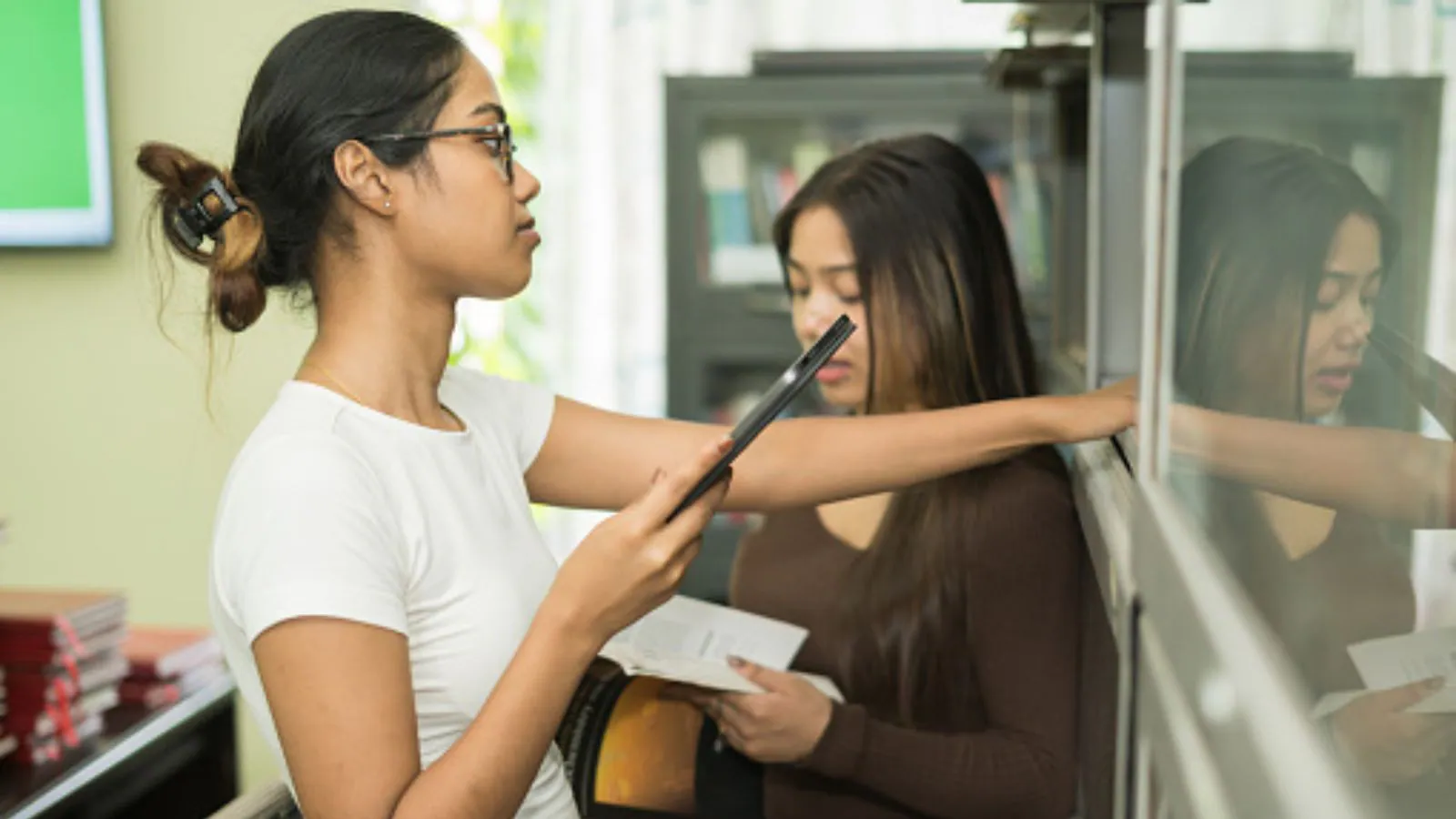 Careers After 12th: 5 Top Career Choices For Students Passionate About Chemistry