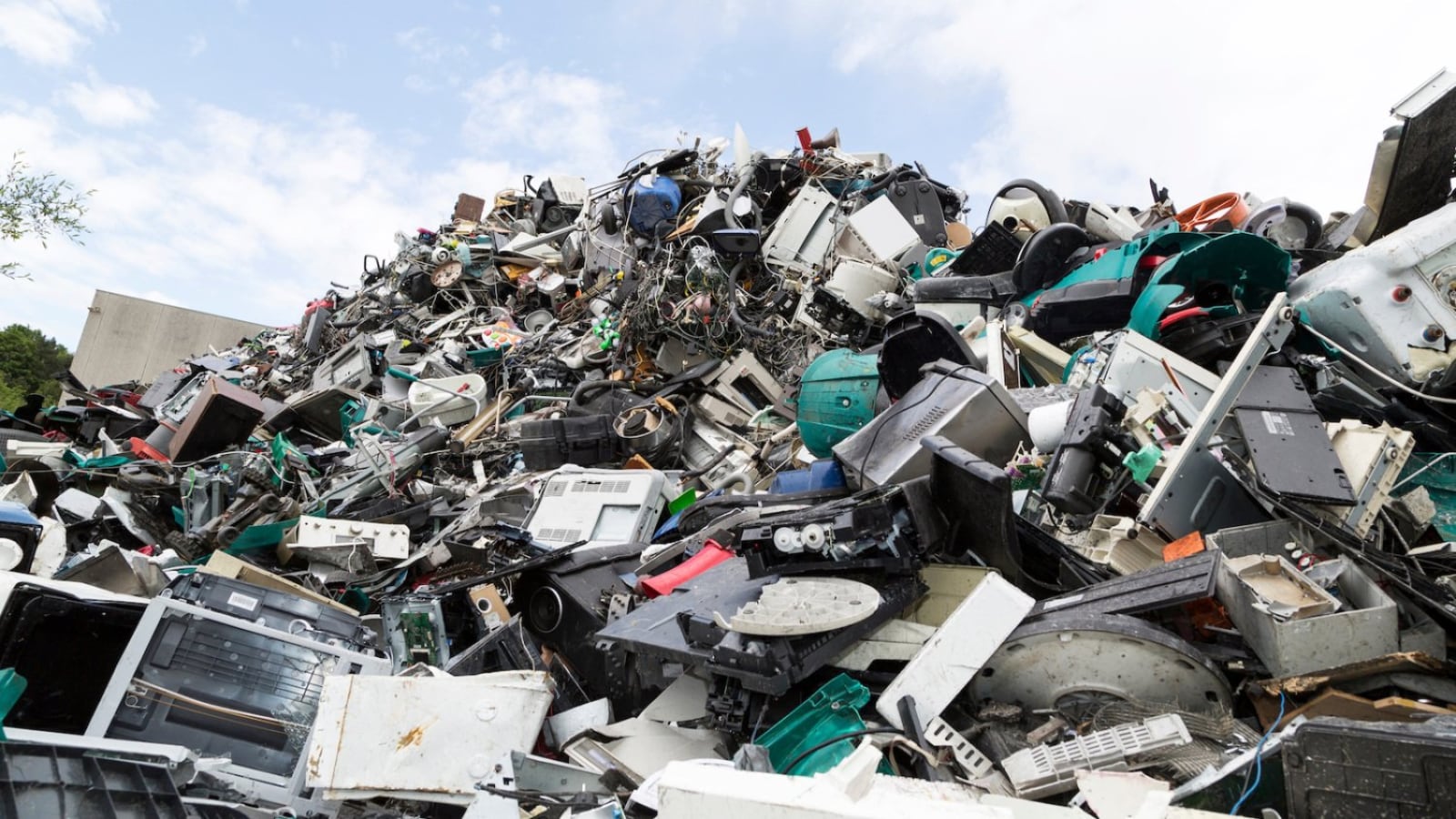 Stubble Burning Is Scary But E-Waste Is Scarier: The Hidden Pollutant Poisoning Our Future