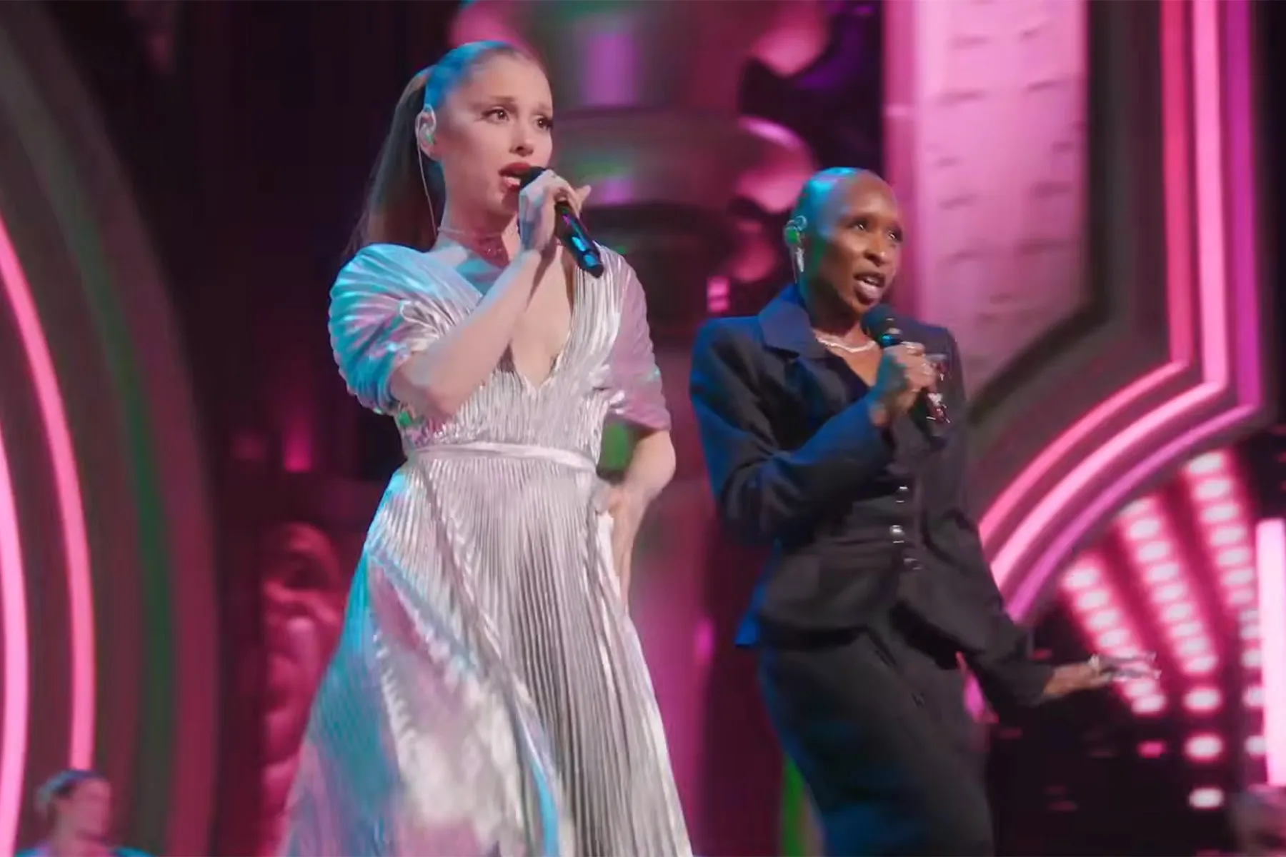 Watch Ariana Grande & Cynthia Erivo Go Toe to Toe in First ‘Wicked’ Concert Special Sneak Peek