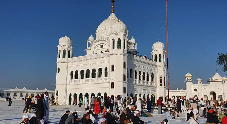 Sikh pilgrims arrives in Pakistan for Guru Nanak’s 556th birth anniversary