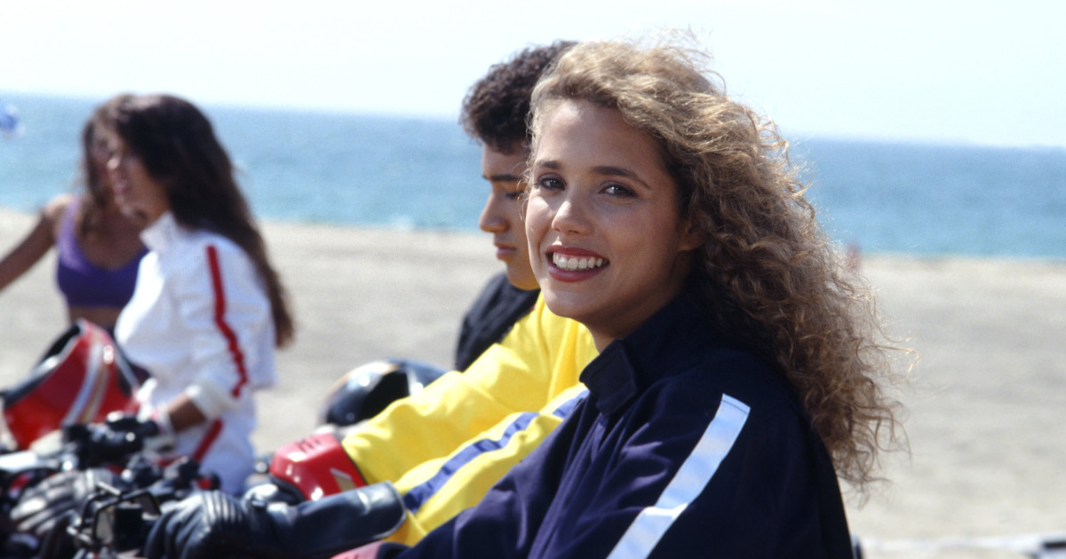 ‘Saved by the Bell’ Icon Elizabeth Berkley, 53, Is Flawless