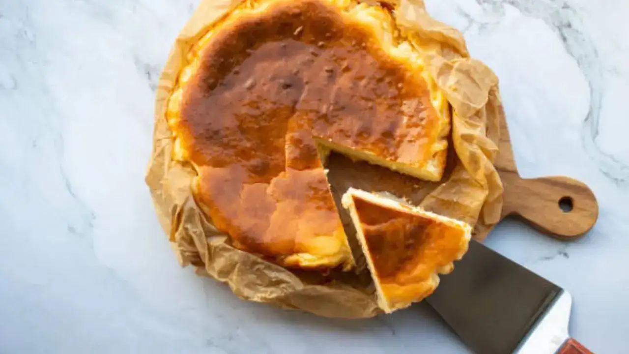 Woman Ends 25-Year Marriage After Husband Eats Her Cake; Internet Says, 'It Was Never About The Cake…'