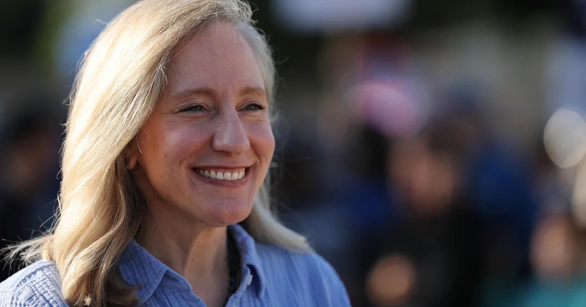 Democrat Abigail Spanberger wins Virginia governor's race in major test for party, CBS News projects