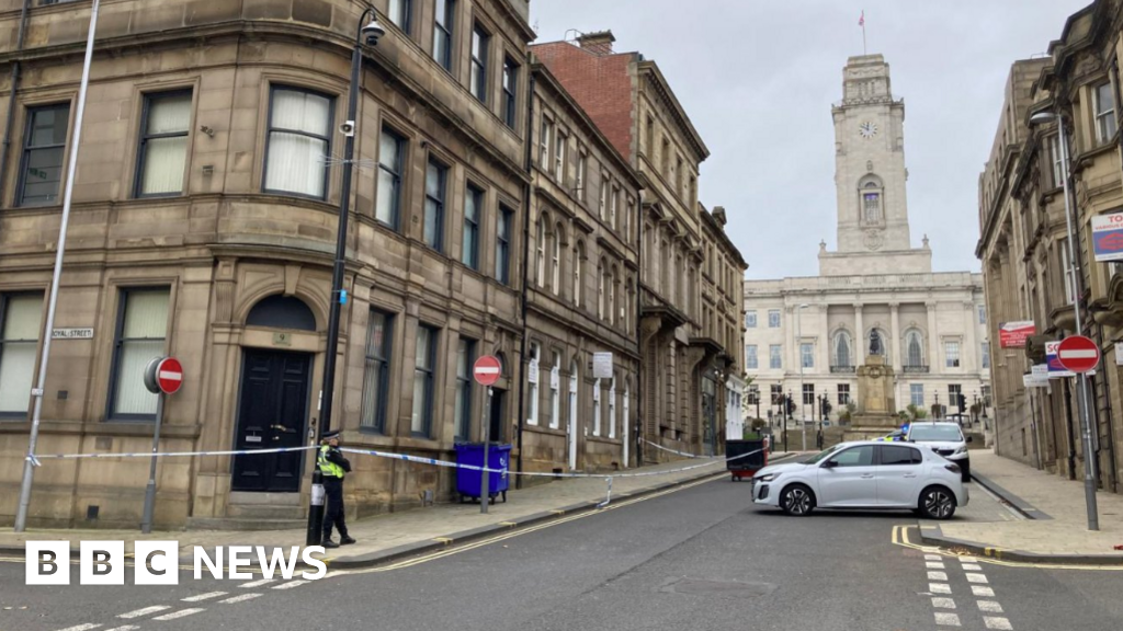 Attempted murder arrests after stabbing