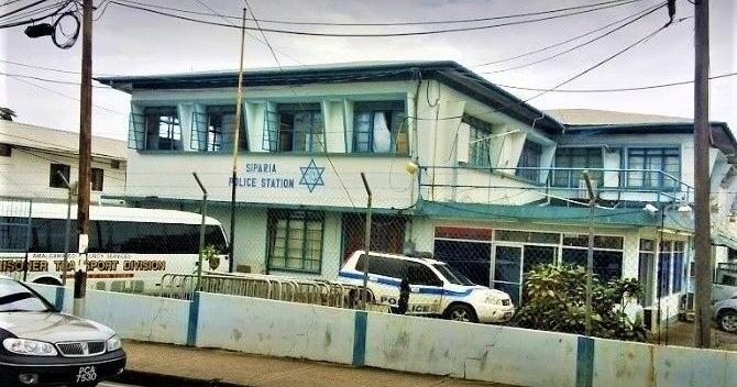 Teacher intervenes in couples dispute: Car stolen and burnt in Siparia