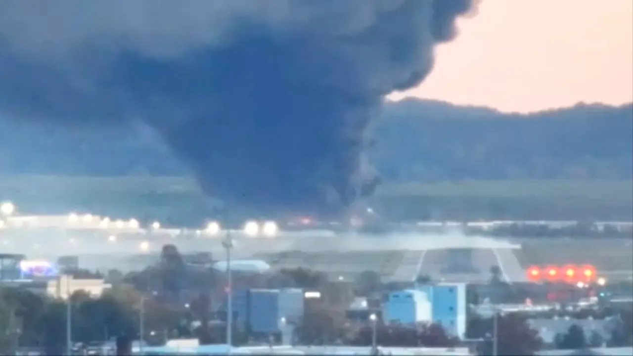 Multiple injured after reports of UPS plane crash in Louisville, Kentucky