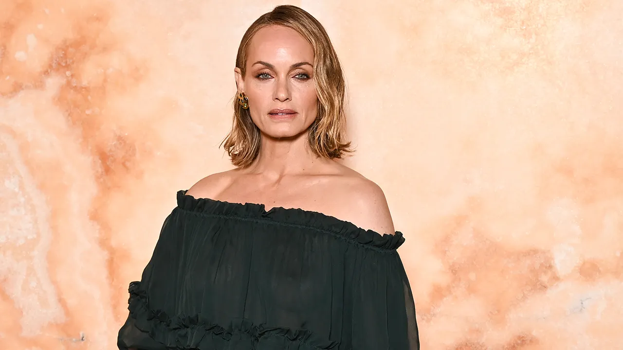 Amber Valletta wears iconic green Versace dress at 2025 CFDA Awards