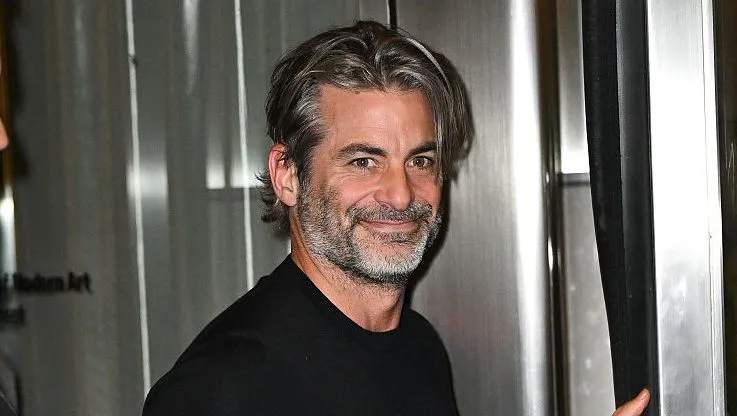 Jim Curtis’ Health: Jennifer Aniston’s Boyfriend’s ‘Misdiagnosed Illness’ Caused a Limp & More Symptoms