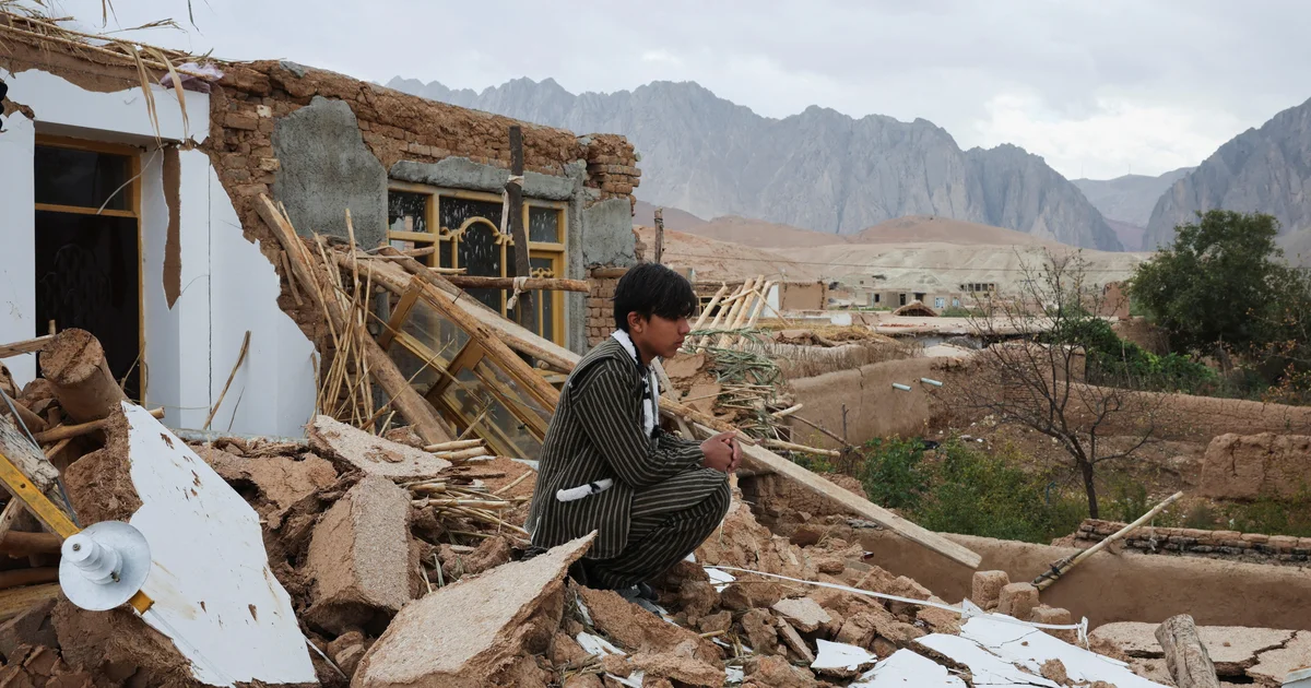 Afghan quake death toll climbs as families face winter without homes