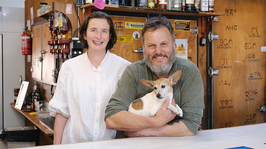 Couple swaps marine engineering for life as outback publicans
