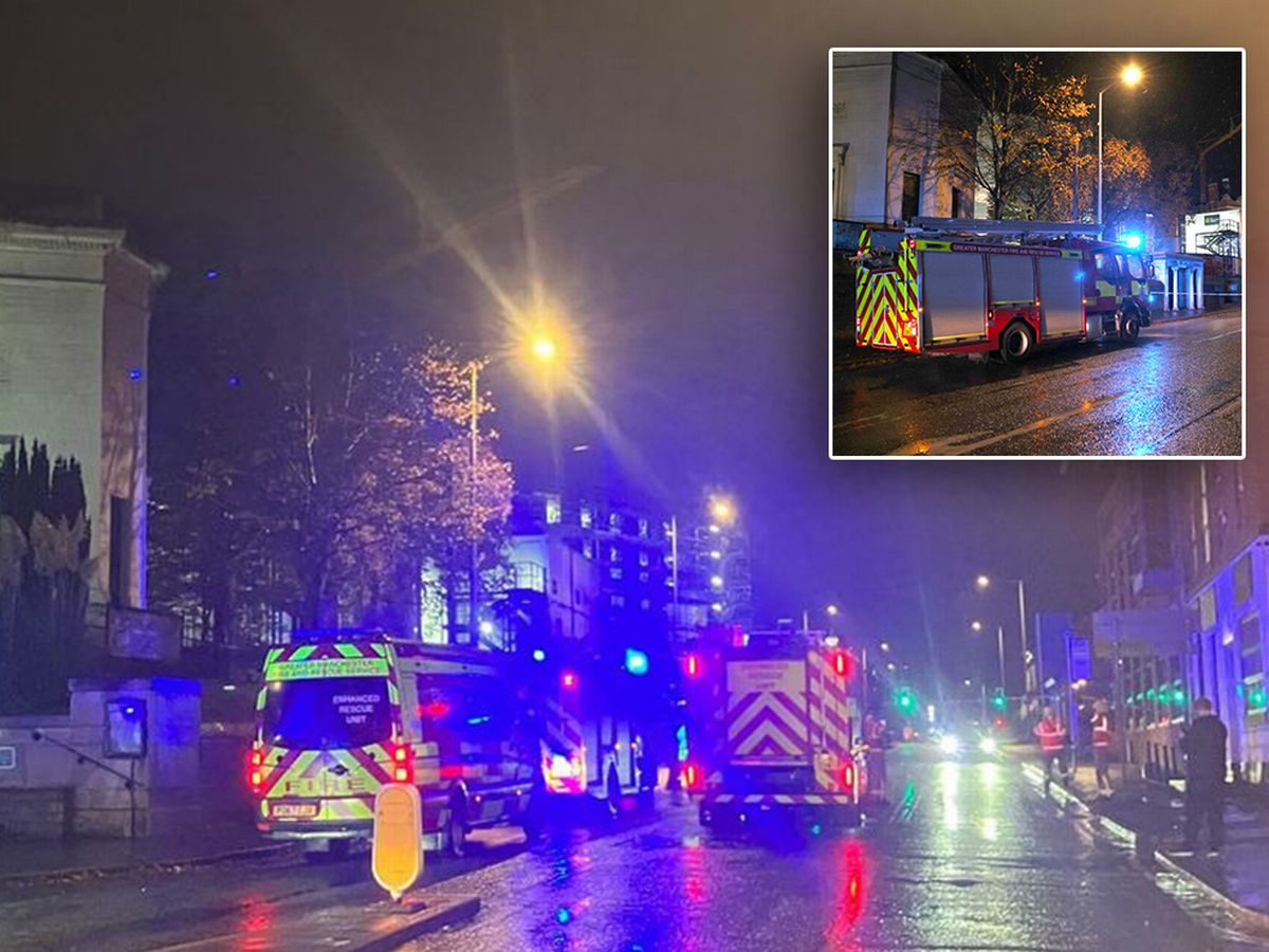 Bomb disposal unit deployed to railway station as 'do not travel' warning issued