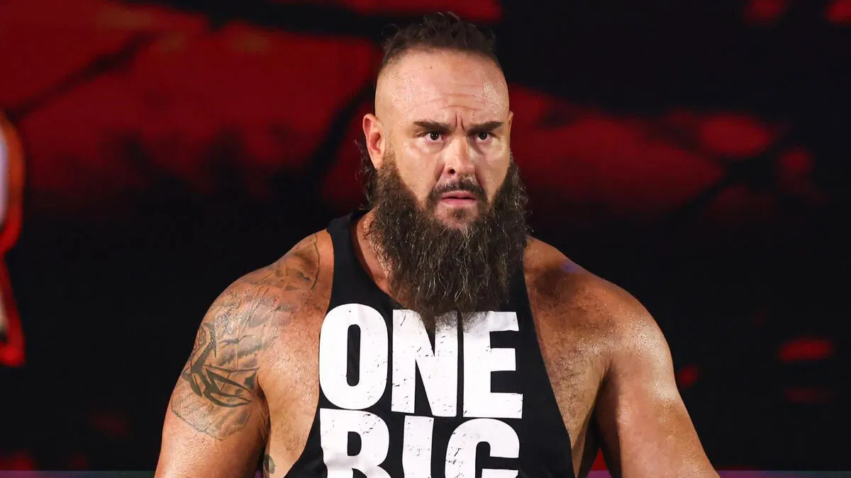 Braun Strowman shows off stacked physique