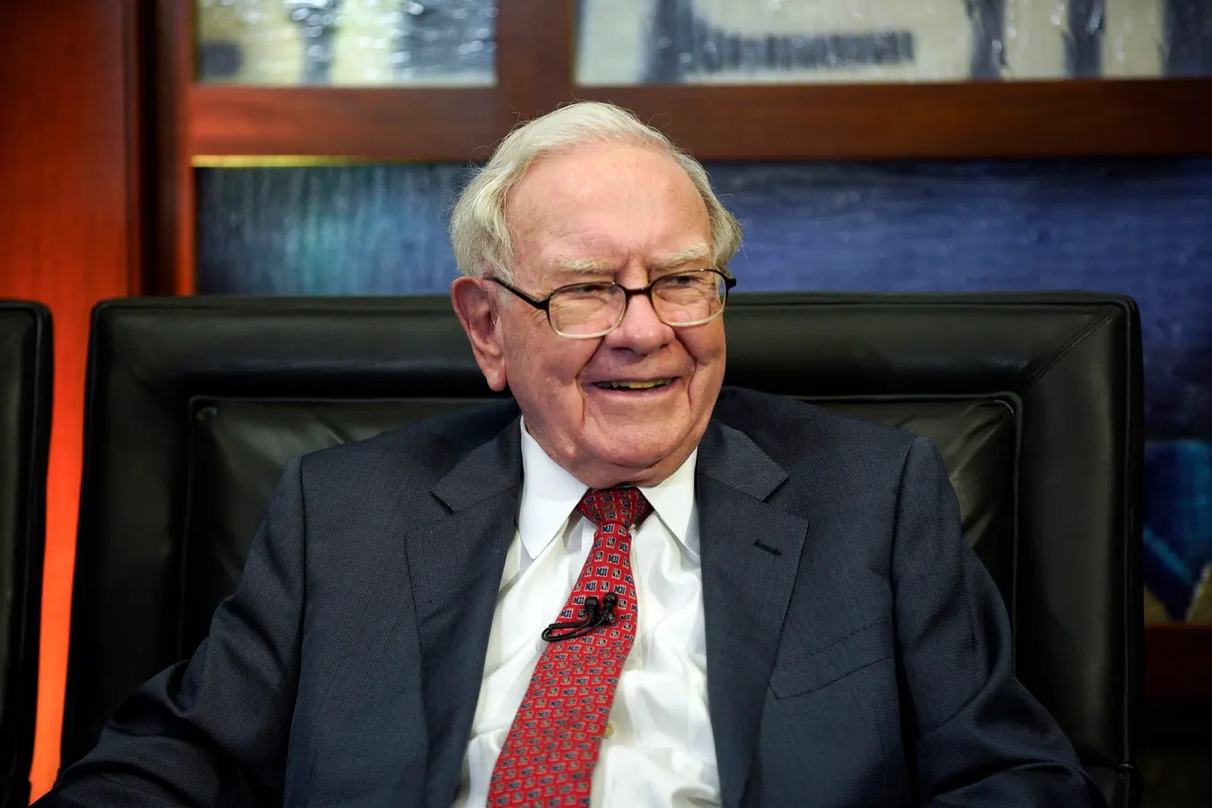 Berkshire Hathaway’s Q3 2025: Soaring Earnings, Buffett’s Next Chapter