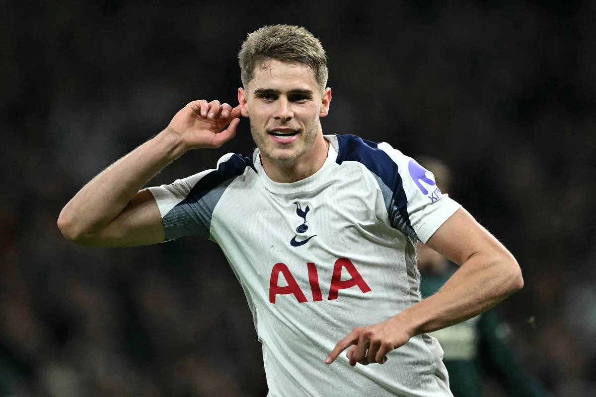‘Lionel Messi turned into Micky van de Ven’: Tottenham wondergoal stuns Thomas Frank