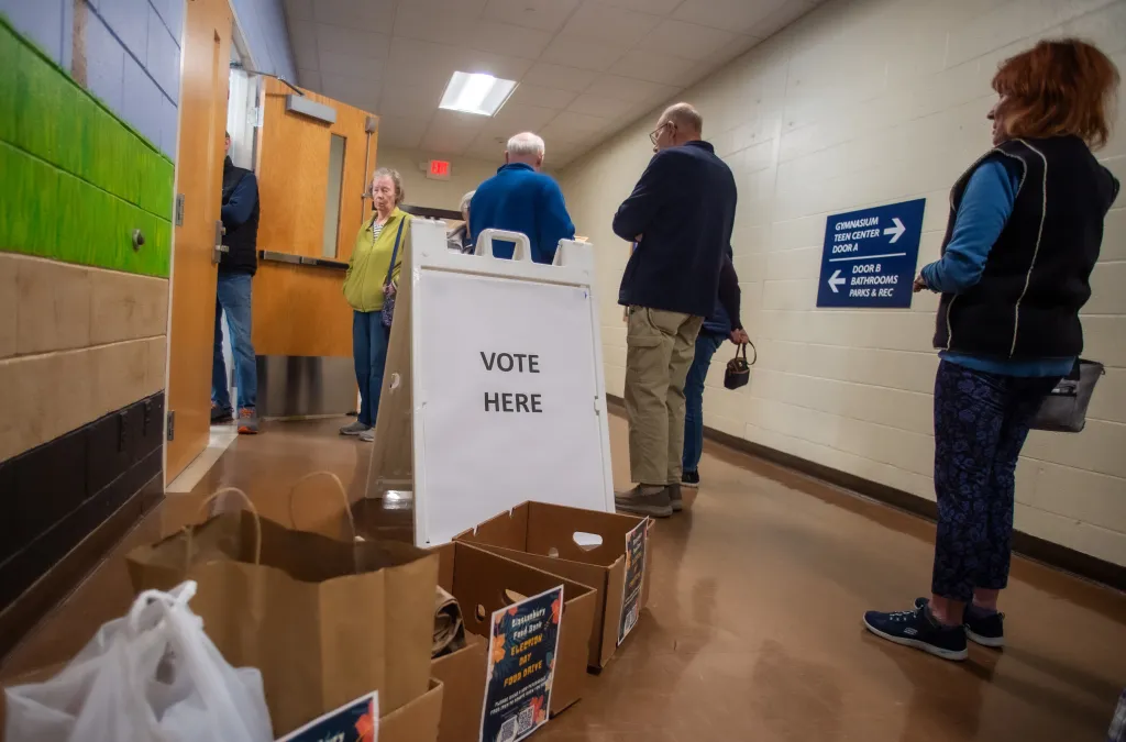 Republican voter registration rose in CT, especially in cities