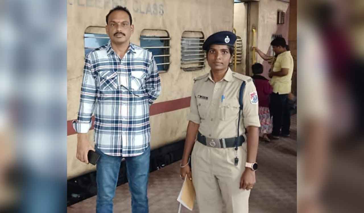 RPF woman constable saves passenger at Kacheguda railway station